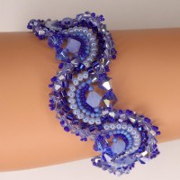 10571 925er Peyote Armband in Wellenoptik mit Swarovski® Xilions blau