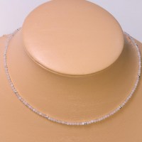 10810 Feines 925er Collier mit kleinen runden rosa Morganit Perlchen