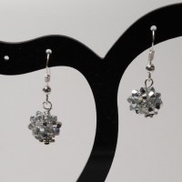 11528 925er Ohrringe mit Kugel aus je 30 Swarovski® Xilions 3mm crystal comet argent light