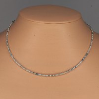 11900 925er Collier mit feinen facettierten K2 Perlen