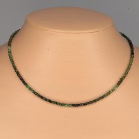 11901 925er Collier mit feinen facettierten Tsavorit Reifen (grüner Granat) im Farbverlauf