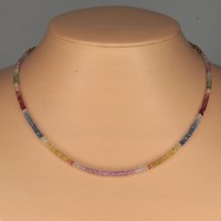 11909 925er Collier mit feinen facettierten Multicolor Saphir Perlchen im Farbverlauf