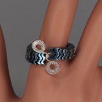 11938 925er Ring Ornament gedrahtet mit Hämatit Wellen blau galvanisiert