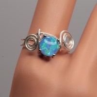 12978 925er Ring gedrahtet mit gefasstem Opal