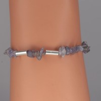 12985 Armband aus kleinen Tansanit Nuggets und Röhrchen, alle Metallteile Sterlingsilber