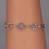 12986 Armband mit funkelnden Swarovski® Kreise aus Mini Chatons crystal AB, Verbindungsringe und Verschlus