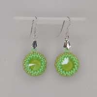 12988 925er Ohrringe mit Swarovski® Rivolis 14mm crystal lime in Delicaperlen eingefasst (Peyote)