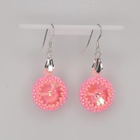 12989 925er Ohrringe mit Swarovski® Rivolis 14mm ultra pink coral AB in Delicaperlen eingefasst (Peyote)
