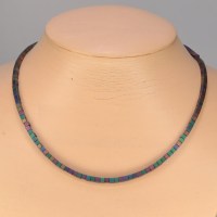 13053 Kette mit kleinen matten Hämatitwürfeln 3mm bunt galvanisiert, Verschluss Sterlingsilber