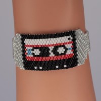 13118 Retro Armband Kassette aus Delica Perlen in Peyote-Technik, 925er Steckverschluss