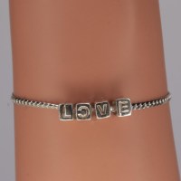 13141 925er Armband aus flacher Schlangenkette mit Würfelperlen LOVE