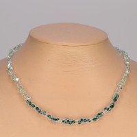 13200 925er Kette gestrickt mit 100 grünen Swarovski® Xilions 4mm chrysolite 2xAB (70 Stück) und emerald AB (30 Stück) im Farbverlauf