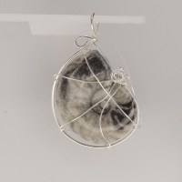 13249 935er Anhänger Drahtschmuck mit versteinertem Tintenfisch Orthoceras Schnecke
