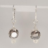 13267 925er Ohrringe, gedrahtet mit Swarovski® Carree, 10mm crystal satin klar, geschlossene Klappbrisur