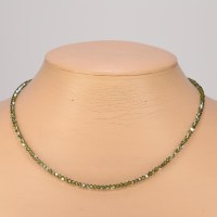 13315 Feine Kette aus 161 kleinen Swarovski® Xilions 3mm, olivine AB, Verschluß 925er Sterlingsilber