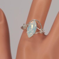 13373 925er Ring gedrahtet mit Swarovski® Navette 15mm white opal in Krallenfassung