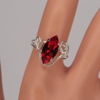 13376 925er Ring gedrahtet mit Swarovski® Navette 15mm light siam in Krallenfassung