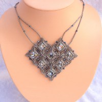 3014 Collier mit Swarovski-Carrees in Delicas