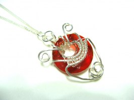 4934-1 925er Kette mit Swarovski Victory (R) 18mm red magma gewired in Sterlingsilberdraht