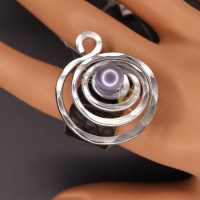 7321 Ring mit Lederschiene Muschelkernperle und Aluminiumschnecke