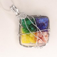 9165 Anhänger druzy Quartz bunt gefärbt gedrahtet handmade