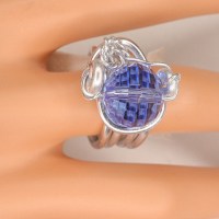 R__00011 Fingerring gedrahtet Aluminium eloxiert silber mit Glasschliffperle blau Gr 18,5
