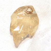 SW_00036 Swarovski® Leaf Blatt 6735 Pendant Anhänger 26x16mm crystal golden shadow 1 Stk